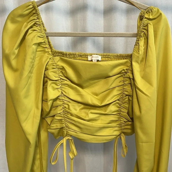 Balloon Sleeve  Blouse Cropped, Size M - Picture 8 of 15